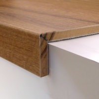 Treppenkante Typ Abdeckwinkel aus Wineo 1000 Purline zum Klicken Multi-Layer Bioboden, Dekor Rustic Oak Coffee