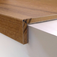 Treppenkante Typ Abdeckwinkel aus Wineo 1000 Purline zum Klicken Multi-Layer Bioboden, Dekor Noble Oak Powder