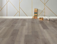 Treppenverkleidung aus Rigid-Klick-Vinyl XL-Diele mit Abdeckwinkel, Dekor Eiche Eifel