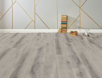 Treppenverkleidung aus Rigid-Klick-Vinyl XL-Diele mit Abdeckwinkel, Dekor Eiche Kaiserstuhl