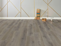Treppenverkleidung aus Rigid-Klick-Vinyl XL-Diele mit Abdeckwinkel, Dekor Eiche Pfälzer Wald
