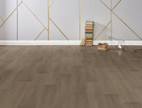 Treppenverkleidung aus Rigid-Klick-Vinyl Diele mit Abdeckwinkel, Dekor Eiche Malberg
