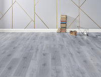 Treppenverkleidung aus Rigid-Klick-Vinyl Diele mit Abdeckwinkel, Dekor Eiche Galgenberg
