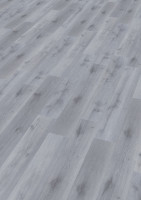 Treppenverkleidung aus Rigid-Klick-Vinyl Diele mit Abdeckwinkel, Dekor Eiche Galgenberg